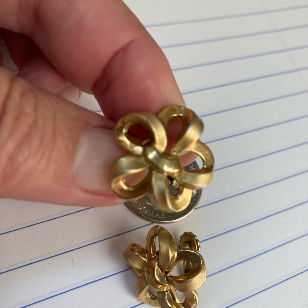 Trifari Vintage Signed Gold Textured Bow Floral Earrings